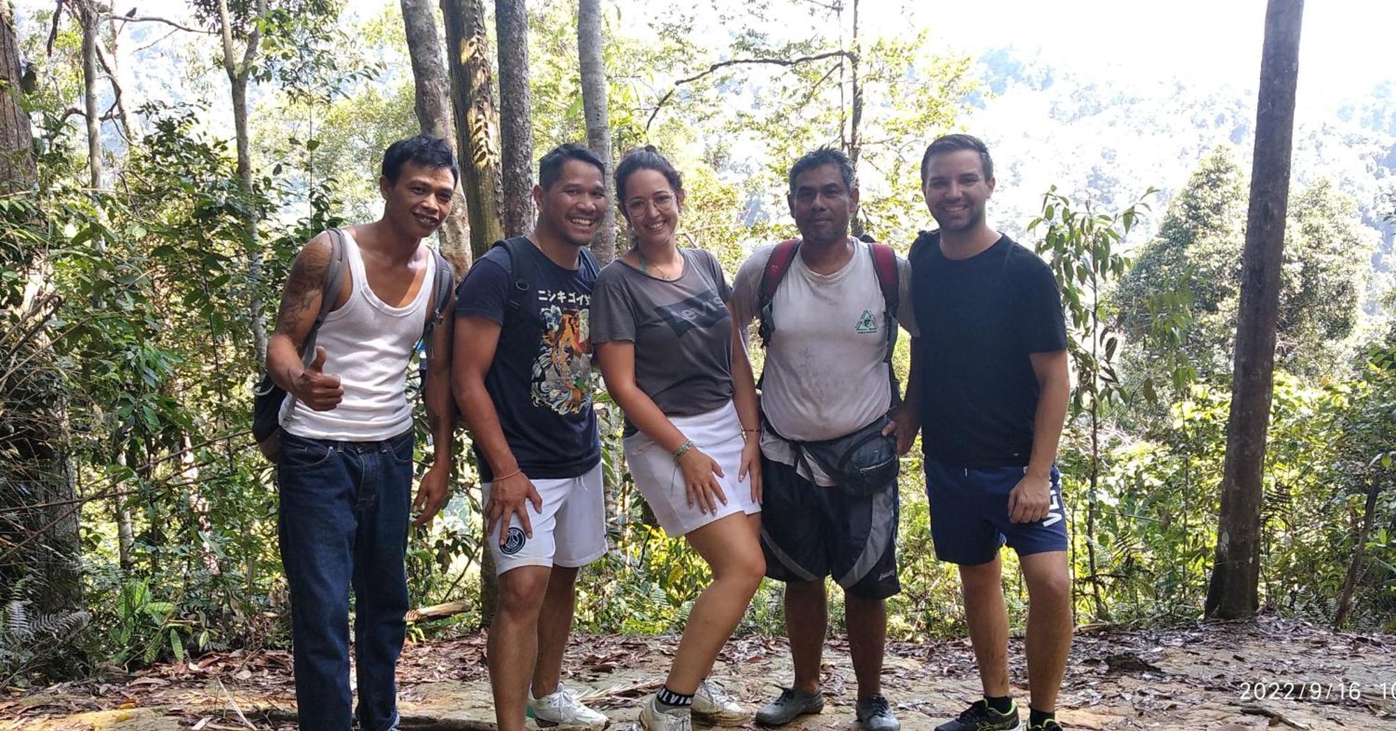 Orangutantreksumatra & Lovely Jungle Lodge Only Book If You Are Treking With Us بوكيت لاوانج الغرفة الصورة