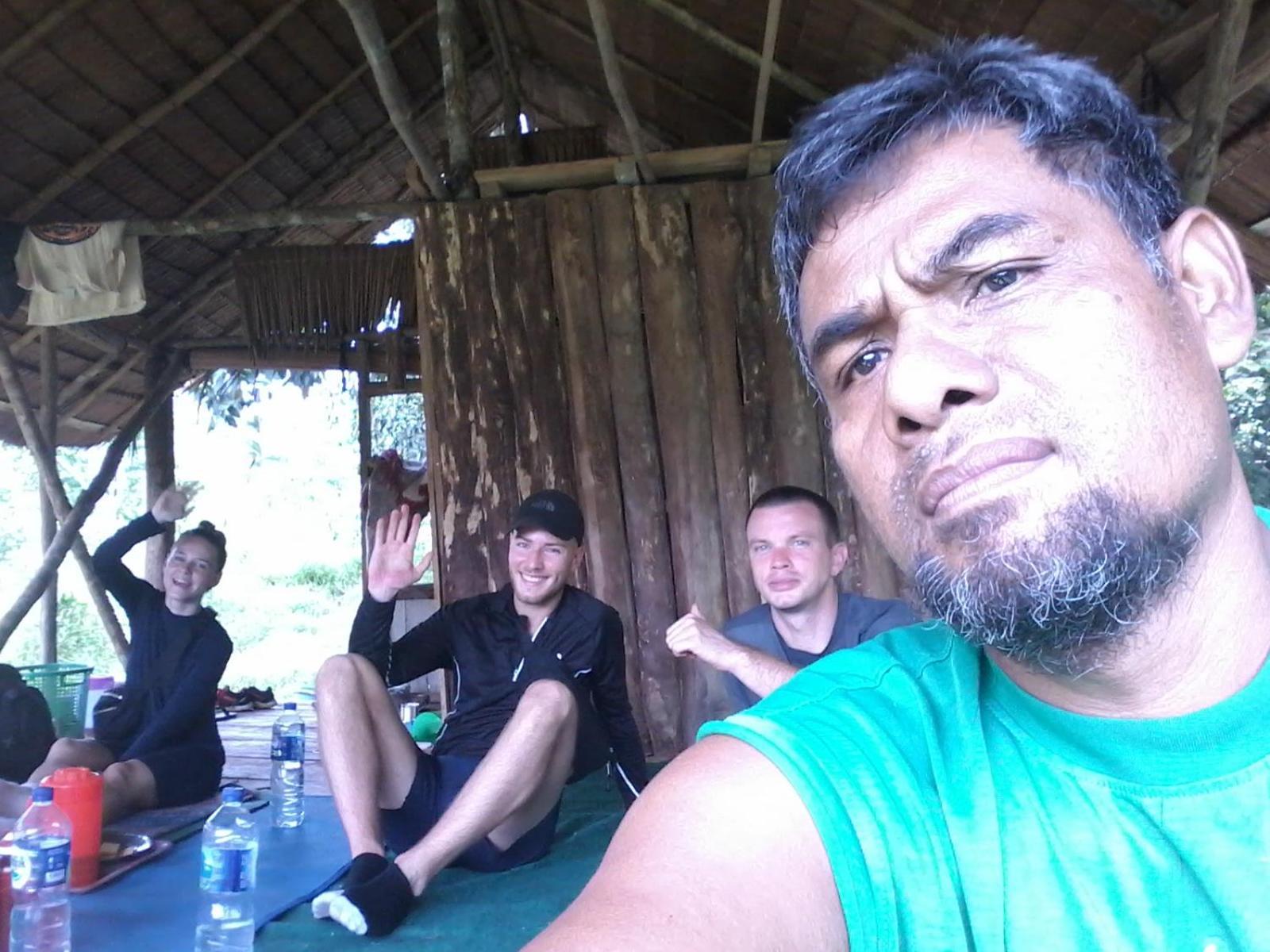 Orangutantreksumatra & Lovely Jungle Lodge Only Book If You Are Treking With Us بوكيت لاوانج الغرفة الصورة