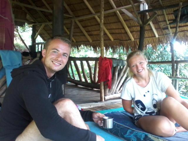 Orangutantreksumatra & Lovely Jungle Lodge Only Book If You Are Treking With Us بوكيت لاوانج الغرفة الصورة