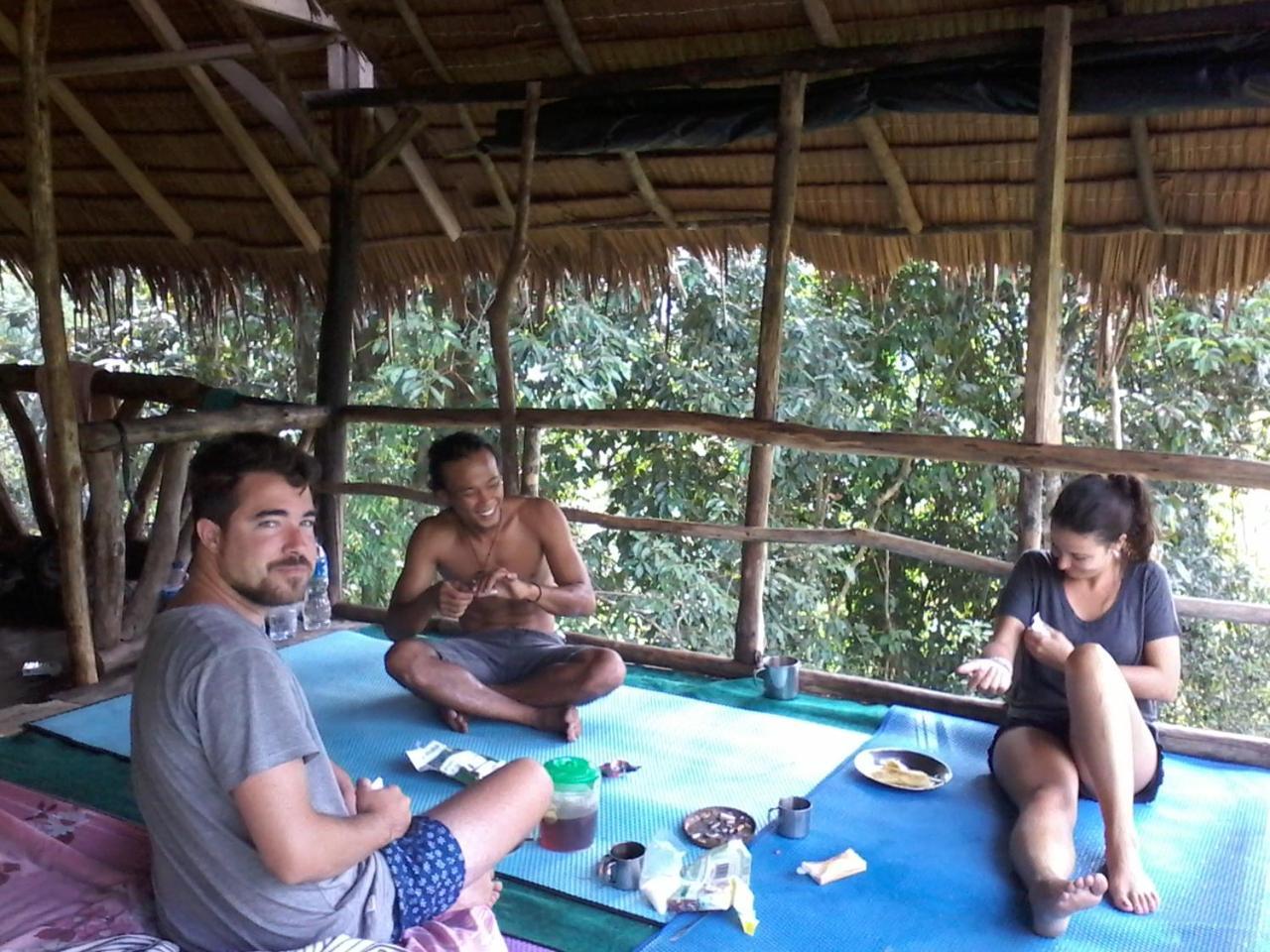 Orangutantreksumatra & Lovely Jungle Lodge Only Book If You Are Treking With Us بوكيت لاوانج الغرفة الصورة