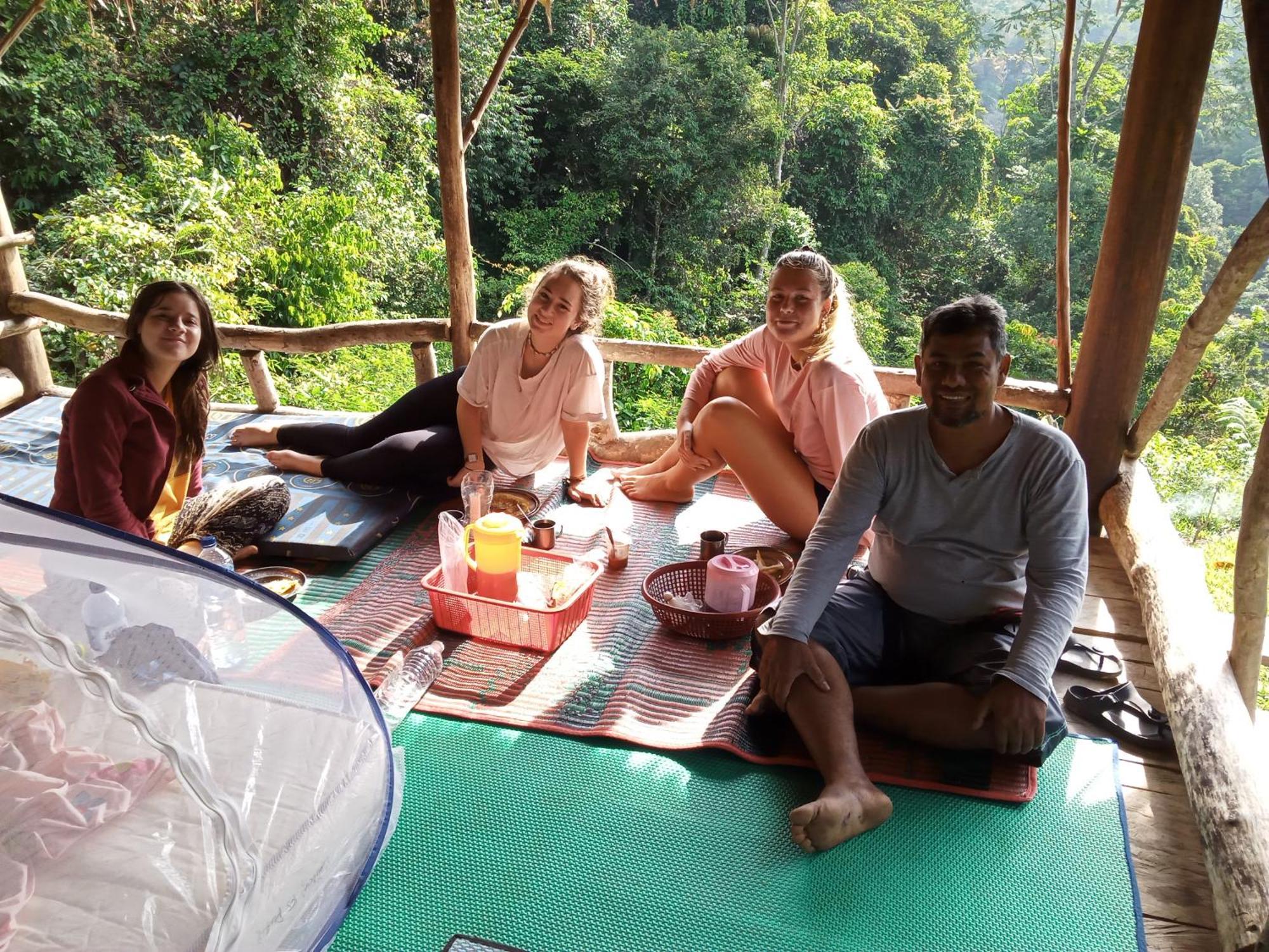 Orangutantreksumatra & Lovely Jungle Lodge Only Book If You Are Treking With Us بوكيت لاوانج الغرفة الصورة